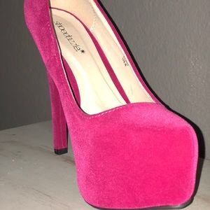 Fuchsia high heel size 8